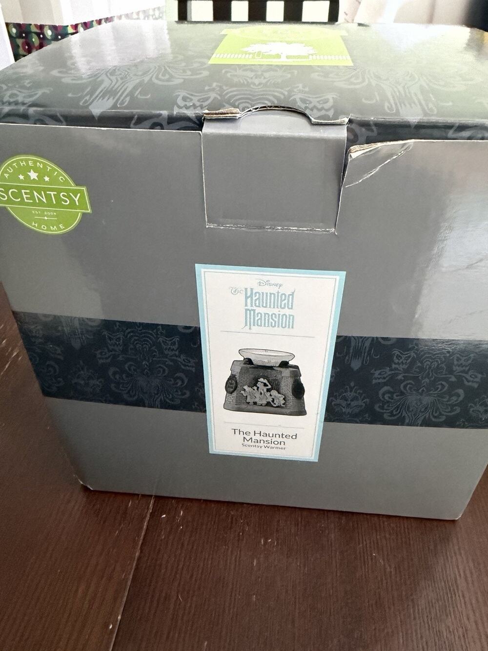 Disney The Haunted Mansion Scentsy Authentic Retired Warmer W Box